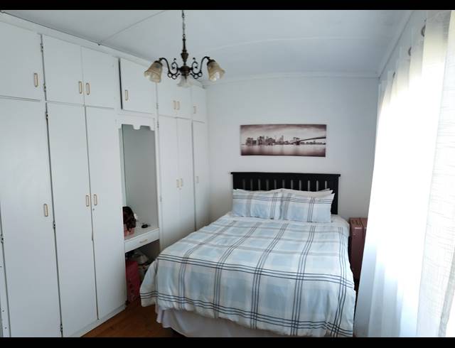 3 BEDROOM FREEHOLD FOR SALE IN SCHEEPERSHOOGTE